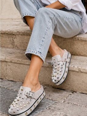 Gianni Bini Women Cream Studded Clog Mule Gold Silver Stud Buckle Size 7.5 NWT